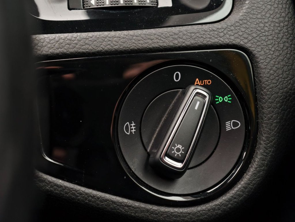 Used Volkswagen Golf 2017 for sale - 76783713: Photo 34