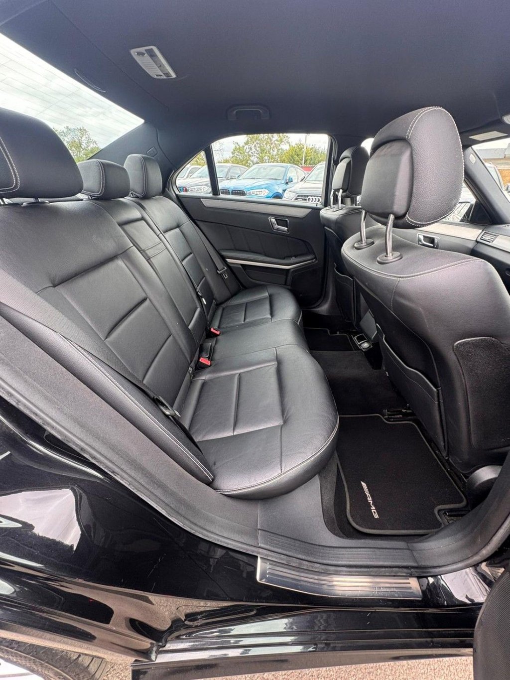 Used Mercedes-Benz E Class 2010 for sale - 76535475: Photo 9