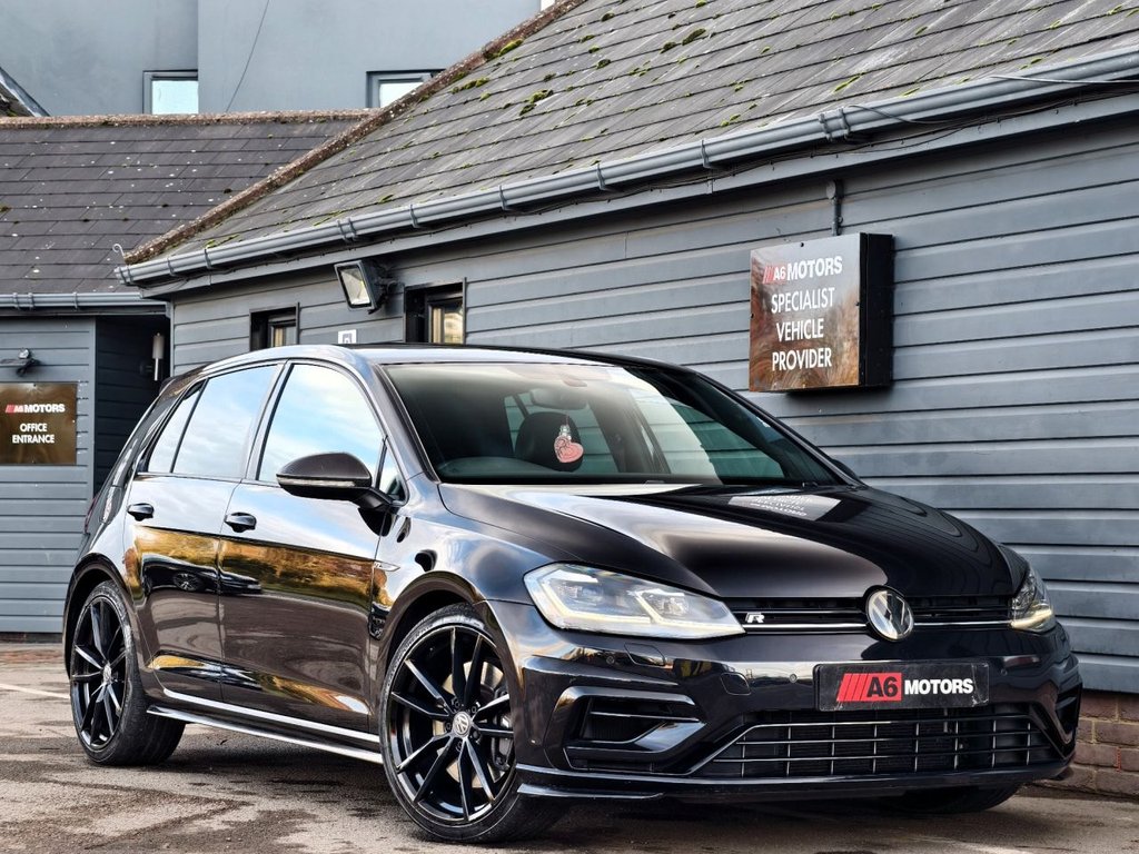 Used Volkswagen Golf 2017 for sale - 76582739: Photo 2