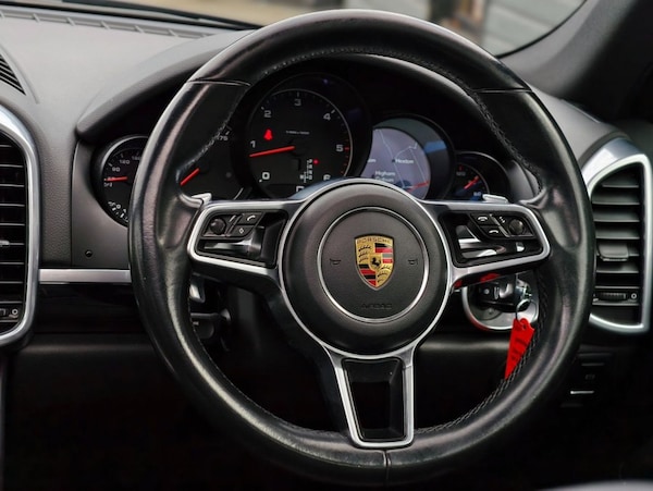 Used Porsche Cayenne 2015 for sale - 76202859: Photo 30