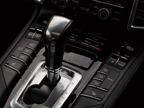 Used Porsche Cayenne 2015 for sale - 76202859: Photo 44