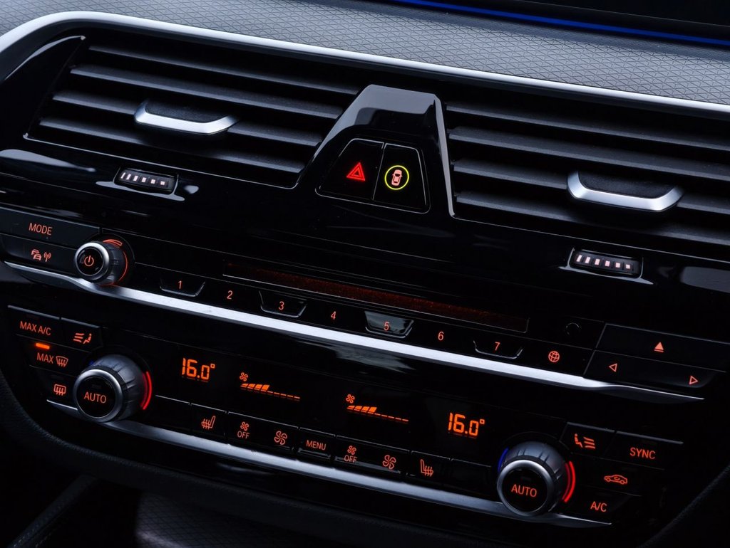 Used BMW 5 Series 2017 for sale - 76439219: Photo 24