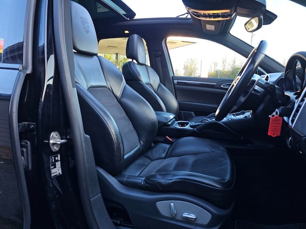 Used Porsche Cayenne 2017 for sale - 76202868: Photo 28