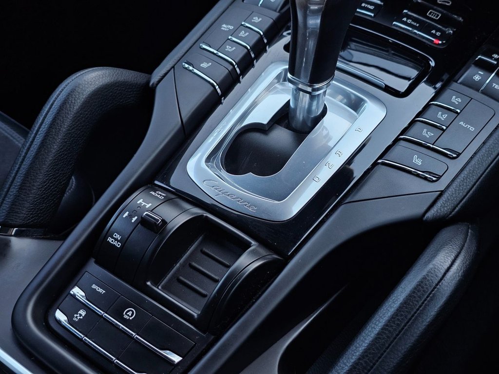 Used Porsche Cayenne 2017 for sale - 76202868: Photo 44