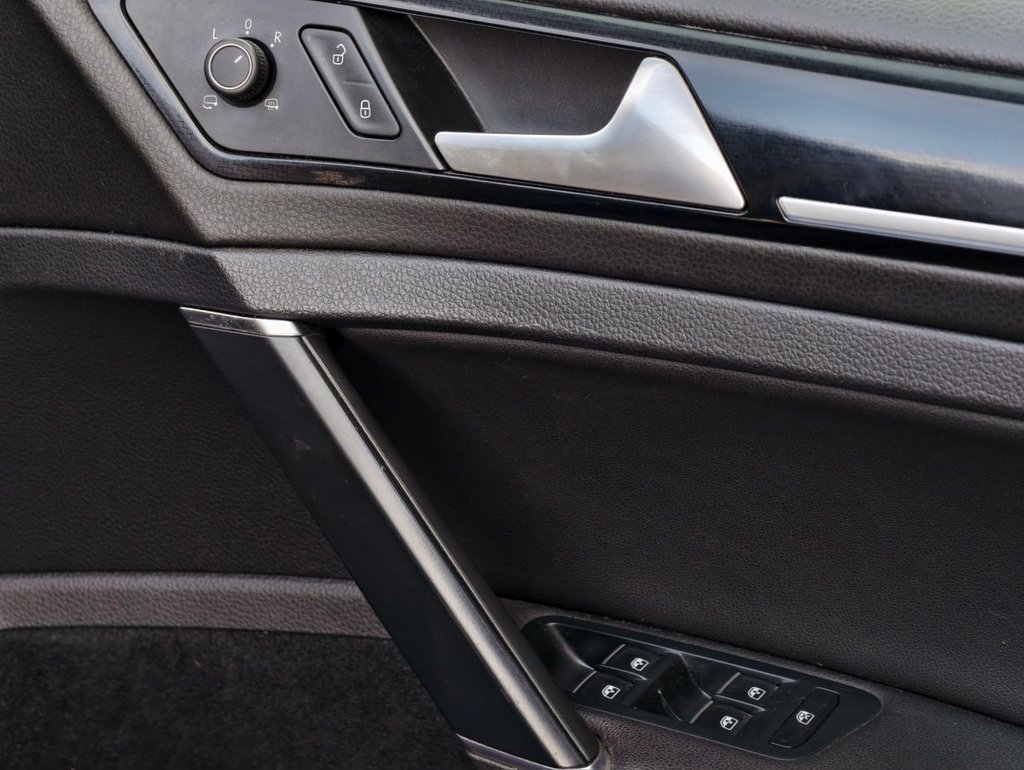 Used Volkswagen Golf 2016 for sale - 76582700: Photo 24