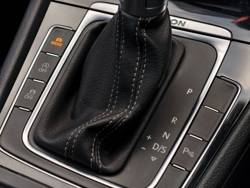 Used Volkswagen Golf 2016 for sale - 76582700: Photo 32