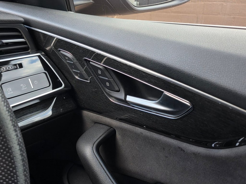 Used Audi Q8 2018 for sale - 76202614: Photo 44