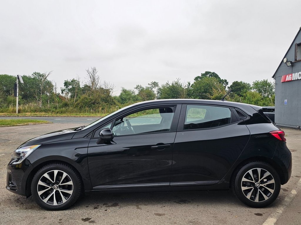 Used Renault Clio 2021 for sale - 76202635: Photo 11