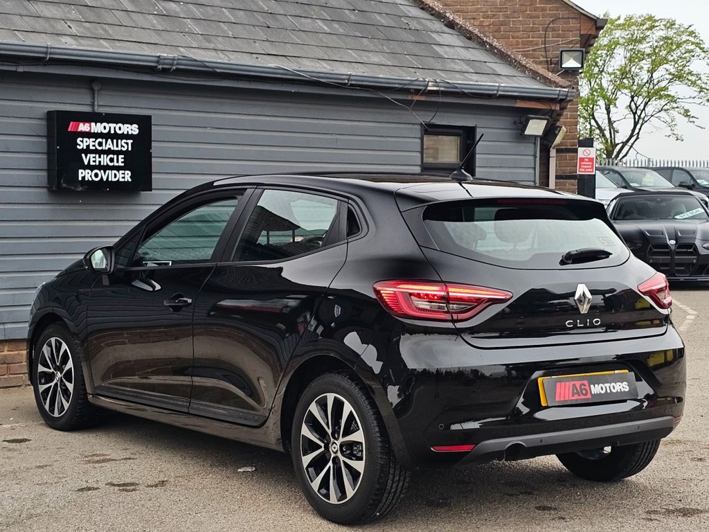 Used Renault Clio 2021 for sale - 76202635: Photo 12