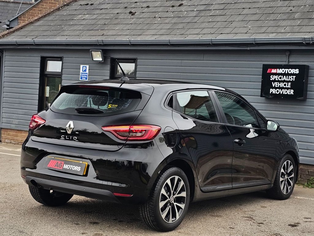 Used Renault Clio 2021 for sale - 76202635: Photo 14