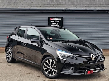 Used Renault Clio 2021 for sale - 76202635: Photo