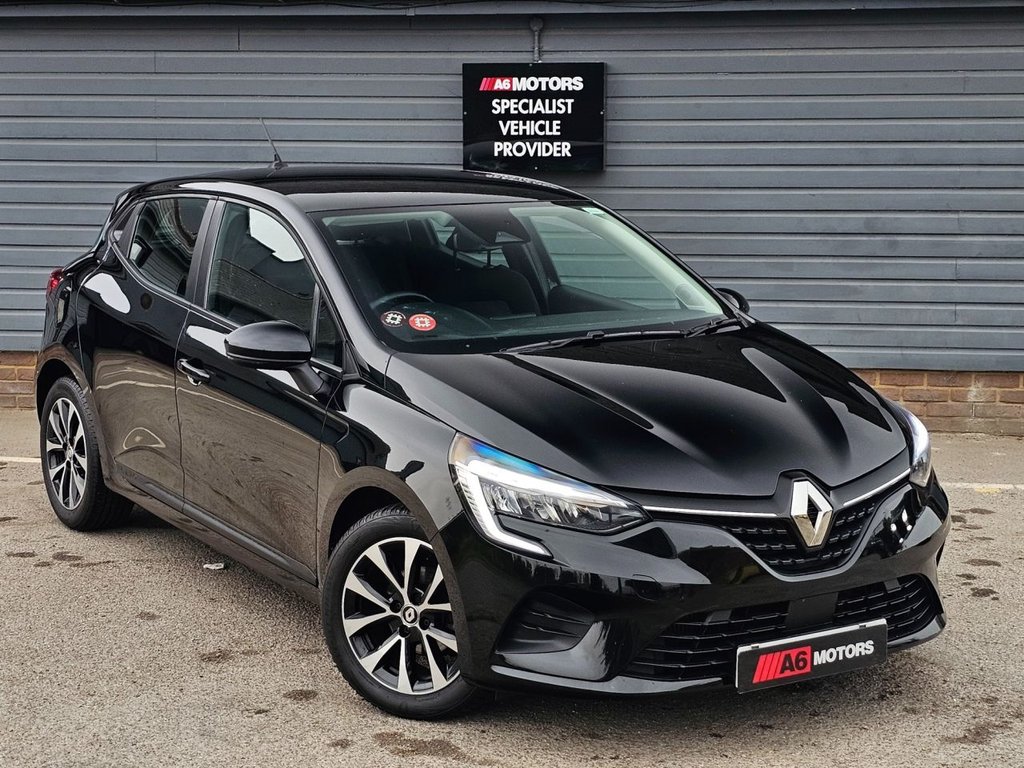 Used Renault Clio 2021 for sale - 76202635: Photo 2