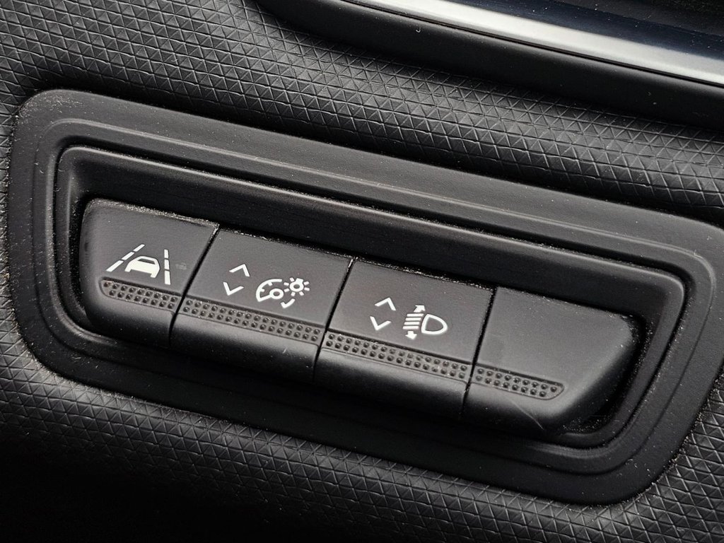 Used Renault Clio 2021 for sale - 76202635: Photo 25