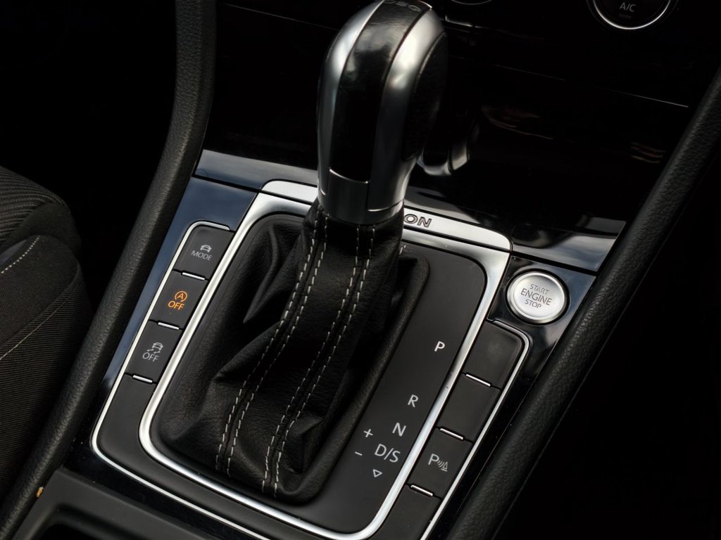 Used Volkswagen Golf 2019 for sale - 76632549: Photo 30