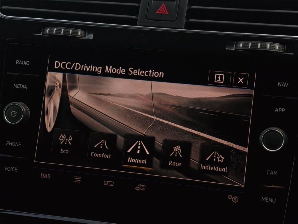 Used Volkswagen Golf 2019 for sale - 76632549: Photo 33