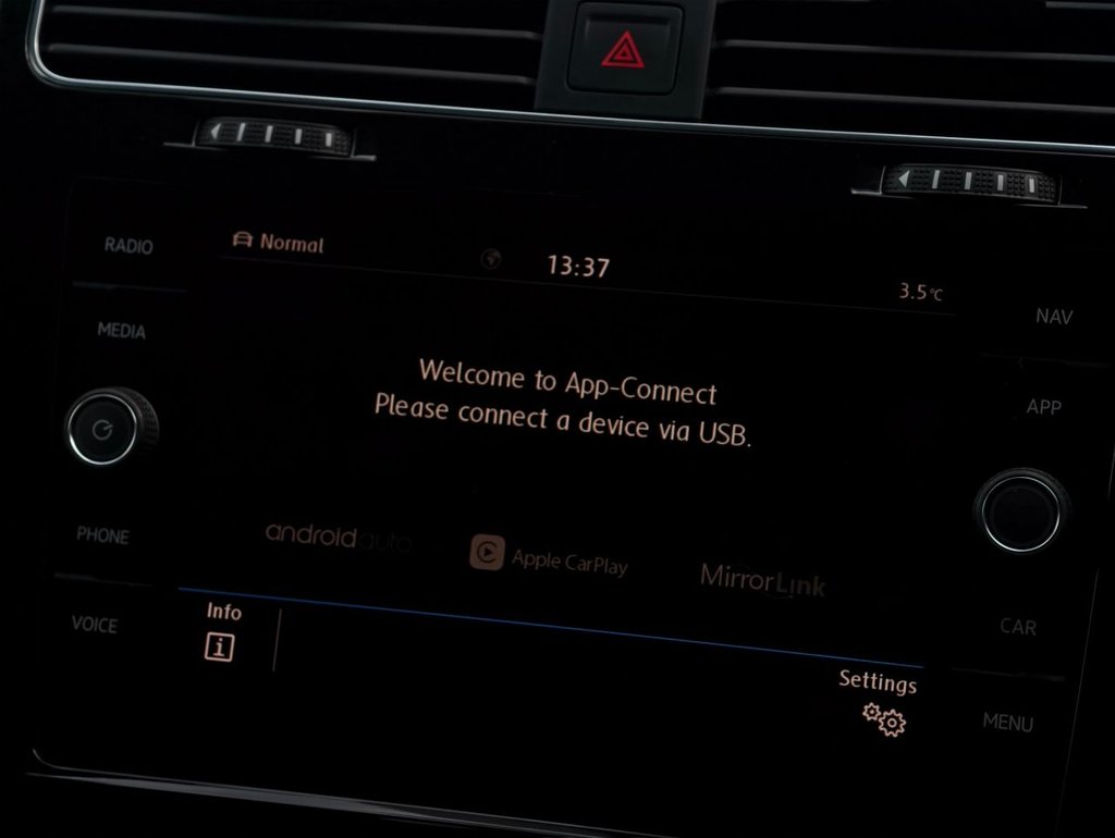 Used Volkswagen Golf 2019 for sale - 76632549: Photo 39