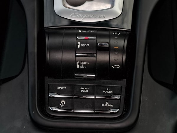 Used Porsche Cayenne 2017 for sale - 76202863: Photo 26