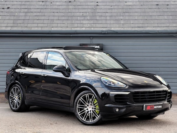Used Porsche Cayenne 2017 for sale - 76202863: Photo 2