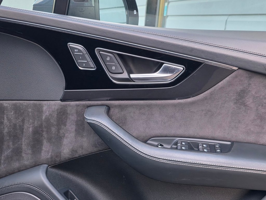 Used Audi SQ7 2018 for sale - 76372579: Photo 46