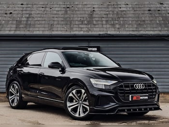Audi - Q8