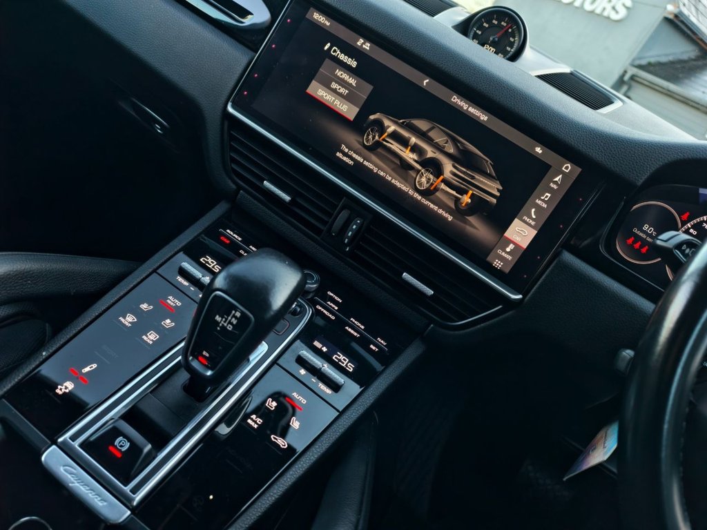 Used Porsche Cayenne 2020 for sale - 76962744: Photo 27