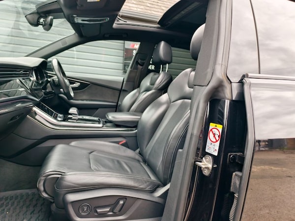 Used Audi Q8 2018 for sale - 76202637: Photo 31