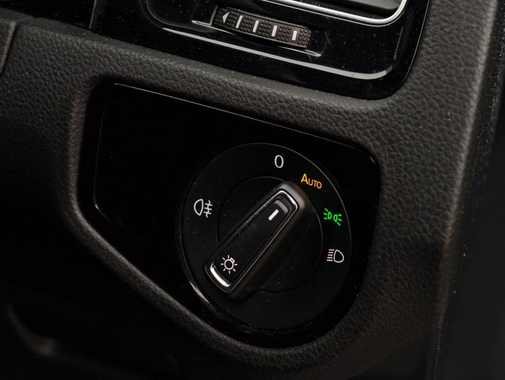 Used Volkswagen Golf 2019 for sale - 77042573: Photo 22