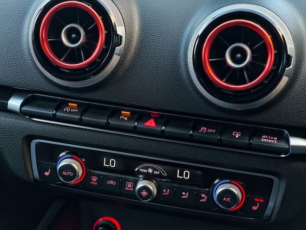 Used Audi RS3 2015 for sale - 76202522: Photo 22