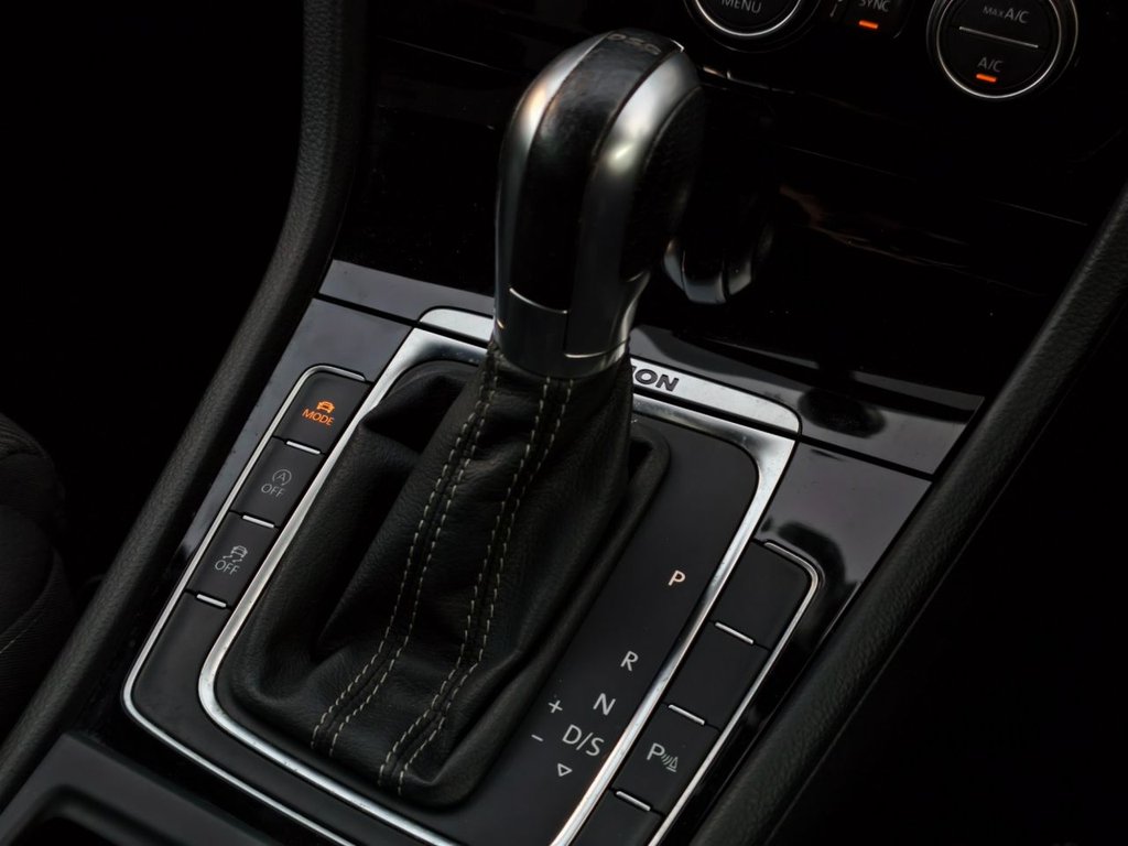 Used Volkswagen Golf 2015 for sale - 76202648: Photo 24