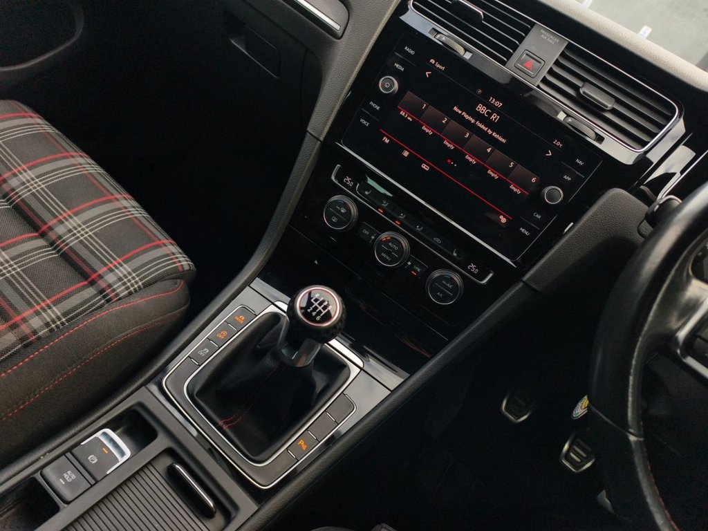 Used Volkswagen Golf 2018 for sale - 76623292: Photo 26