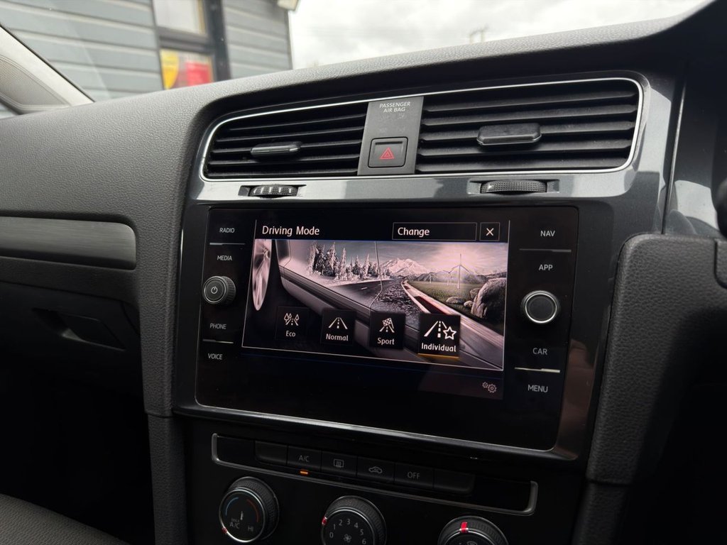 Used Volkswagen Golf 2018 for sale - 76210646: Photo 23