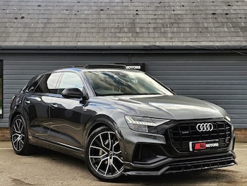 Audi - Q8