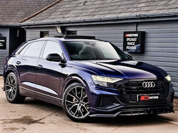 Audi - Q8
