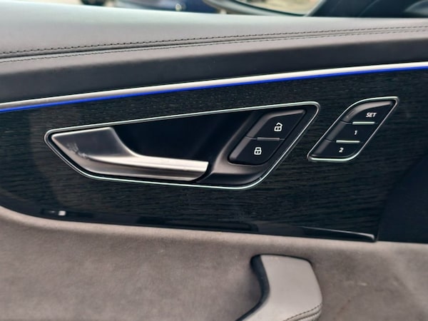 Used Audi Q8 2021 for sale - 76202610: Photo 32
