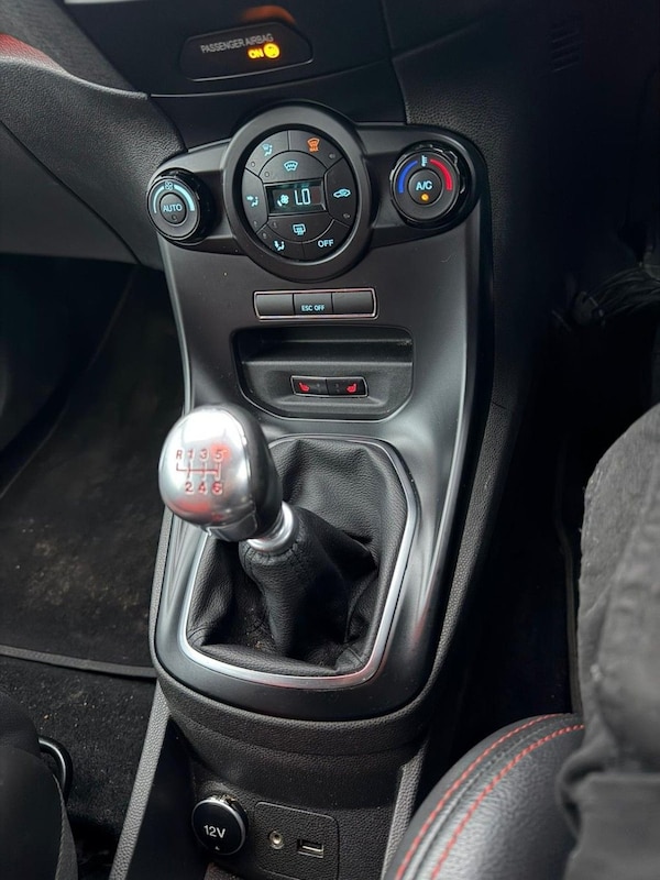Used Ford Fiesta 2016 for sale - 76210621: Photo 13