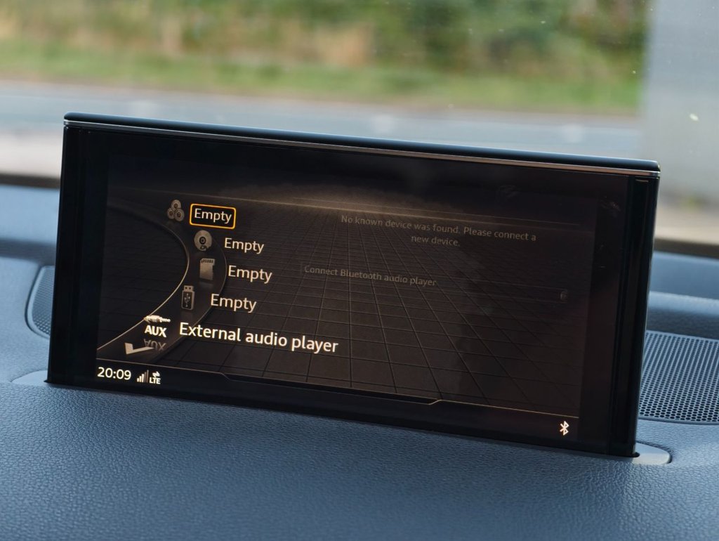 Used Audi Q7 2017 for sale - 76202510: Photo 37