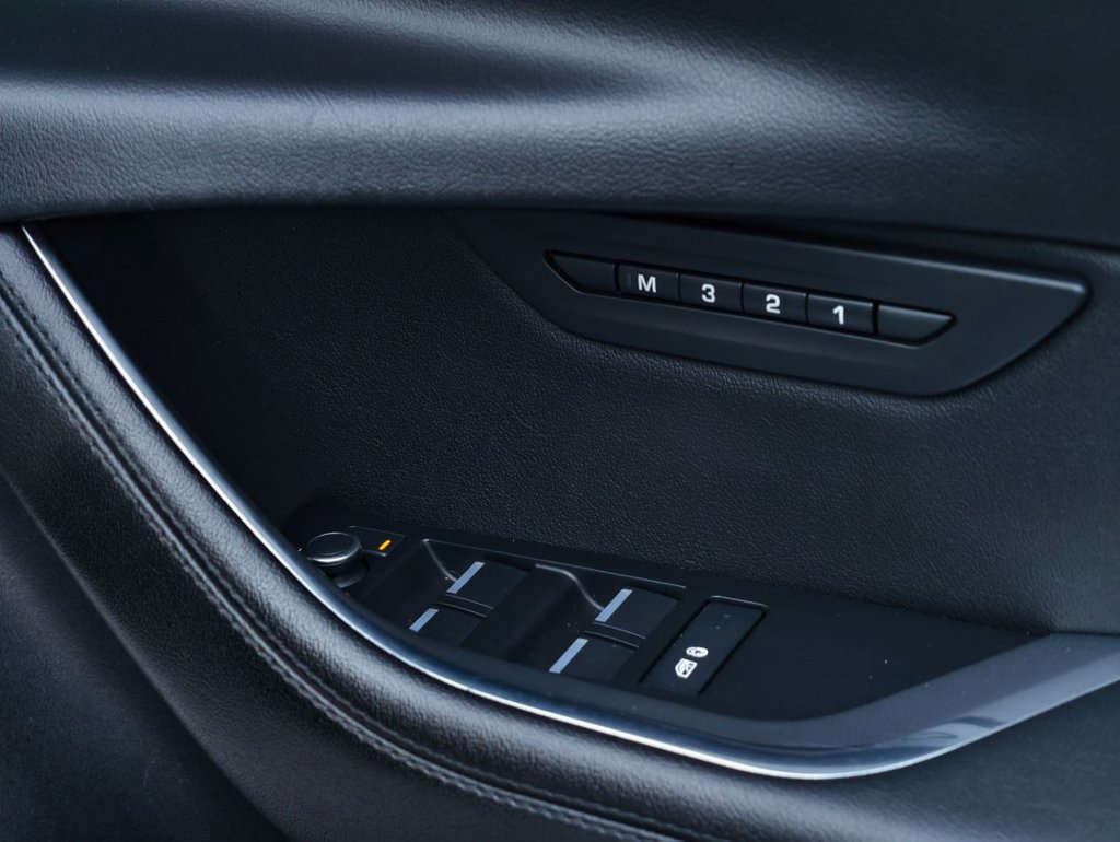 Used Jaguar XE 2021 for sale - 76962229: Photo 15