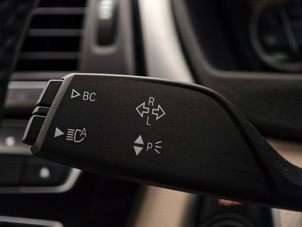 Used BMW 3 Series 2019 for sale - 77042580: Photo 32