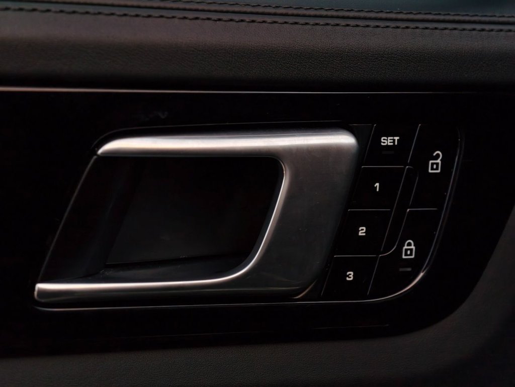 Used Porsche Cayenne 2020 for sale - 76202745: Photo 39