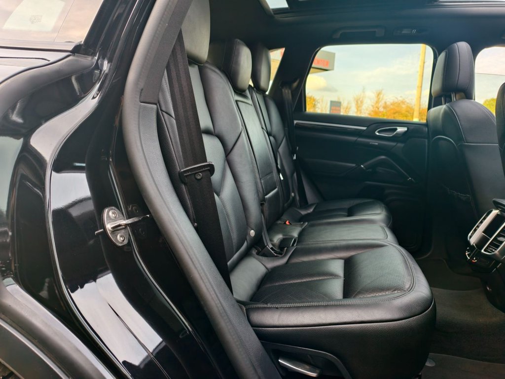 Used Porsche Cayenne 2017 for sale - 76202406: Photo 17