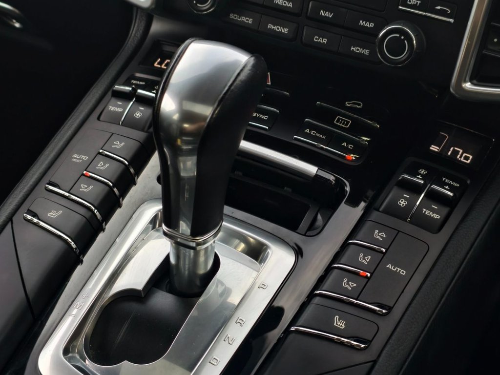 Used Porsche Cayenne 2017 for sale - 76202406: Photo 30