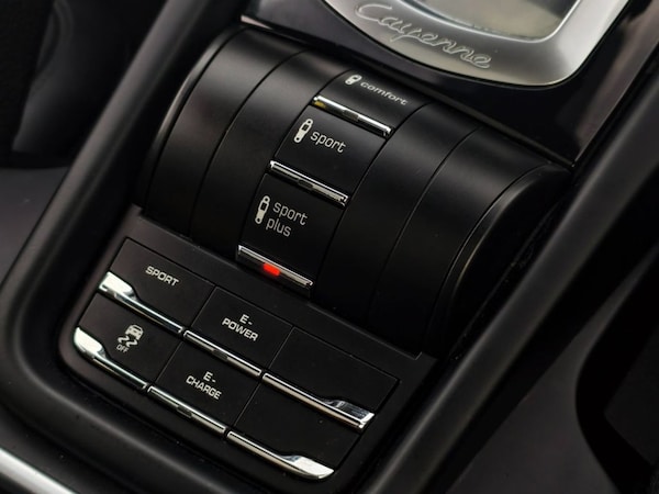 Used Porsche Cayenne 2017 for sale - 76202406: Photo 31