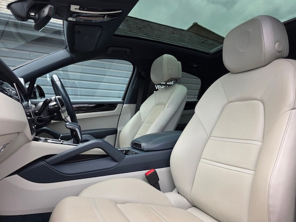 Used Porsche Cayenne 2019 for sale - 76202716: Photo 44