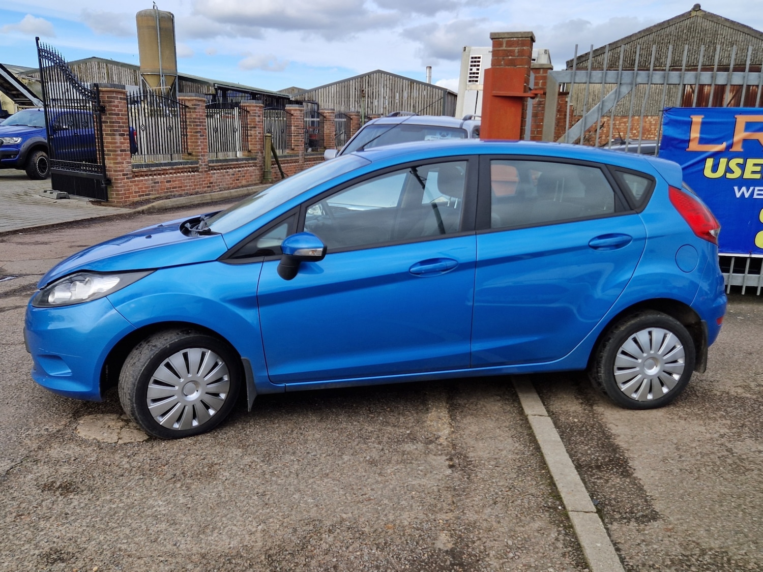 Used Ford Fiesta 2010 for sale - 77434727: Photo 4