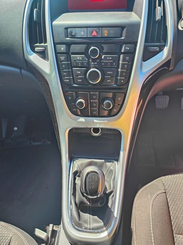 Used Vauxhall Astra 2011 for sale - 77501726: Photo 12