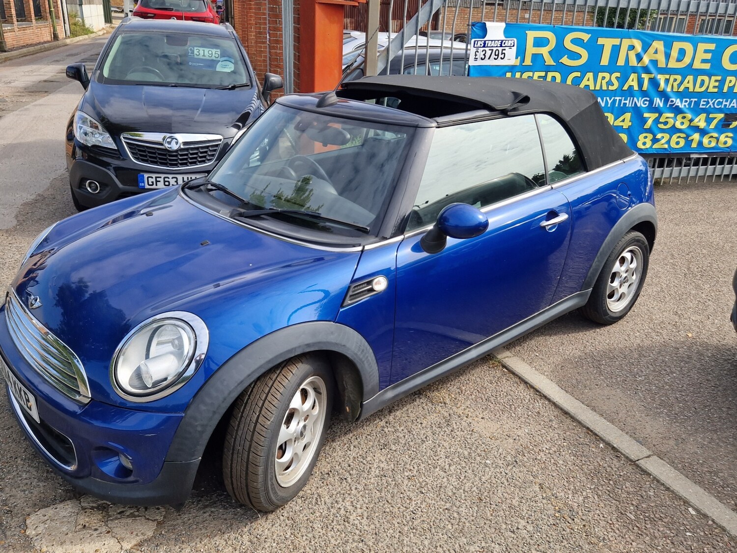 Used MINI Convertible 2014 for sale - 77453549: Photo 13