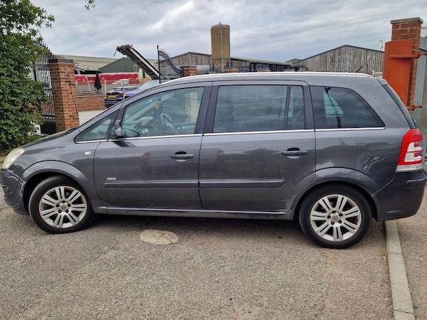 Used Vauxhall Zafira 2009 for sale - 75675361: Photo 5