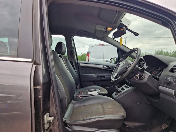 Used Vauxhall Zafira 2009 for sale - 75675361: Photo 9
