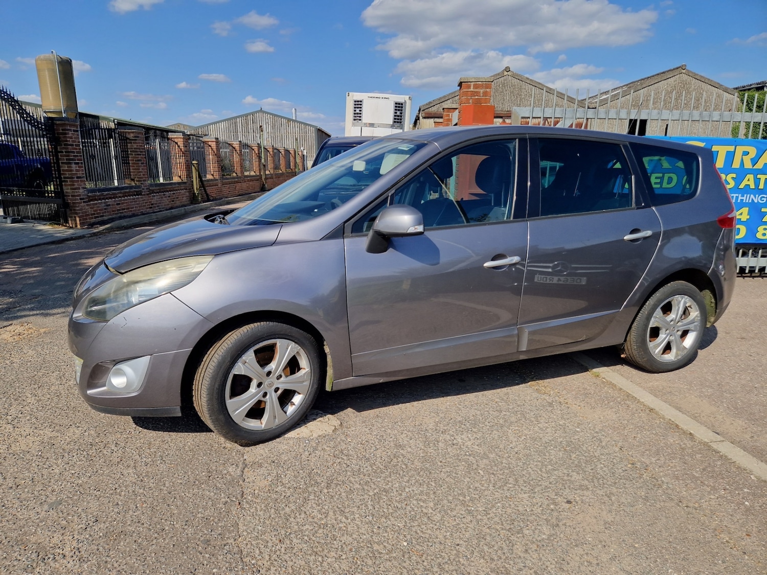 Used Renault Grand Scenic 2012 for sale - 77449888: Photo 2
