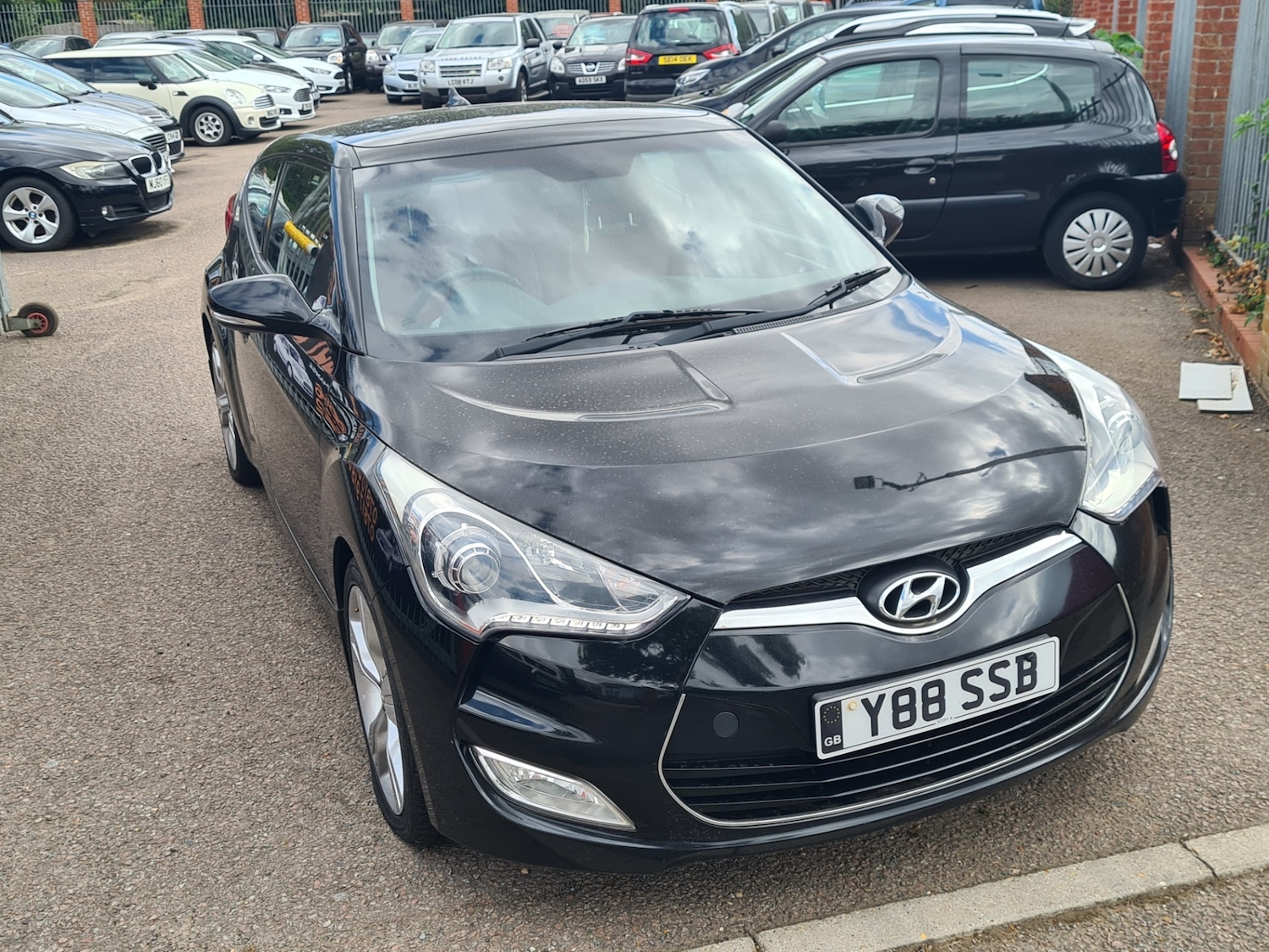 Used Hyundai Veloster 2016 for sale - 77164863: Photo 2
